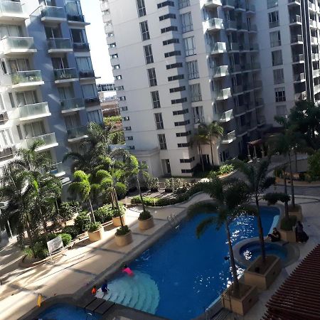 One Palm Tree Villas Манила Экстерьер фото